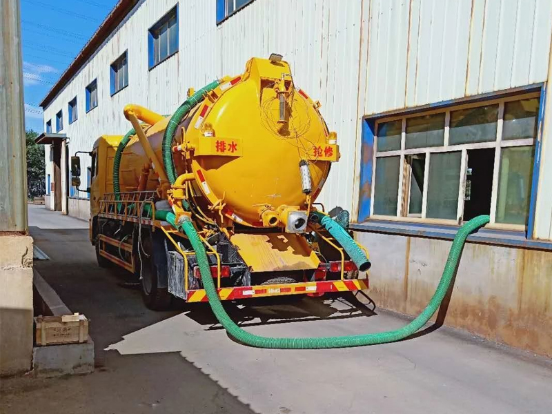 南秀村厂区化粪池清理