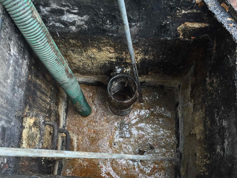 南秀村隔油池清理